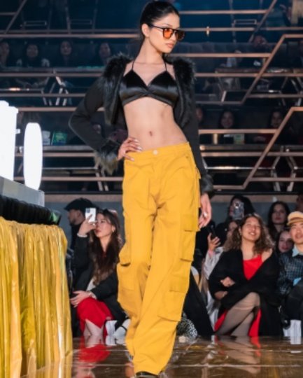 15+ Fits That Turned Cargo Pants Into a Total Fashion Flex