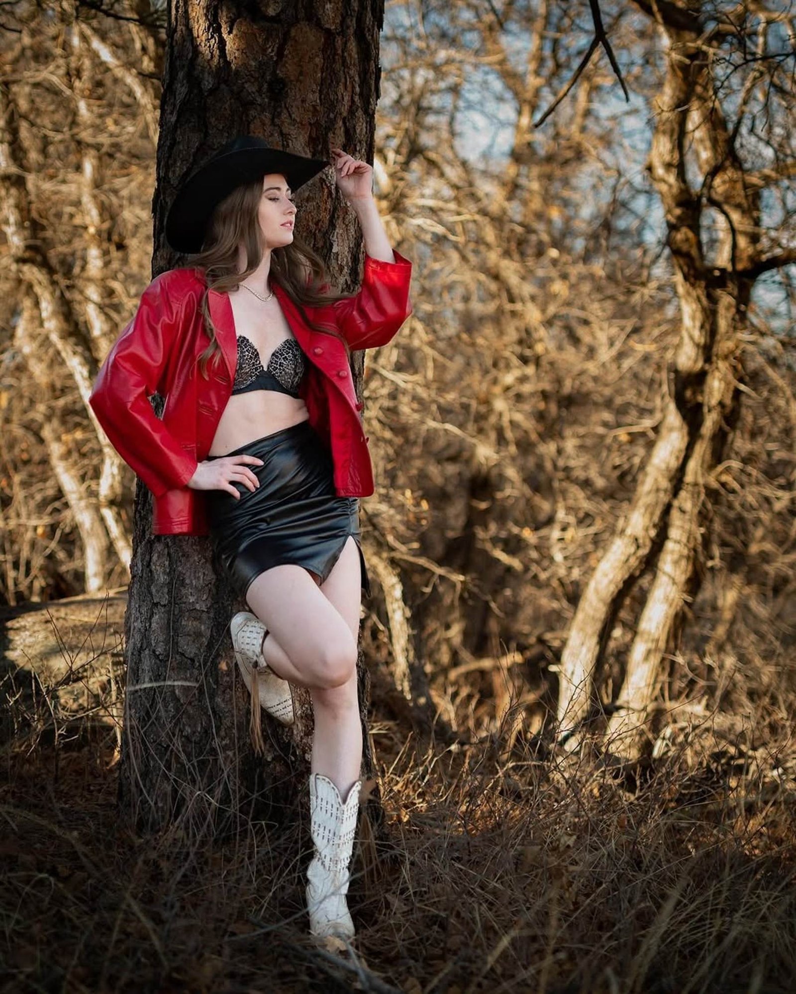 10+ *Mind-Blowing* Leather Jacket Outfits That Will Make You Obsessed